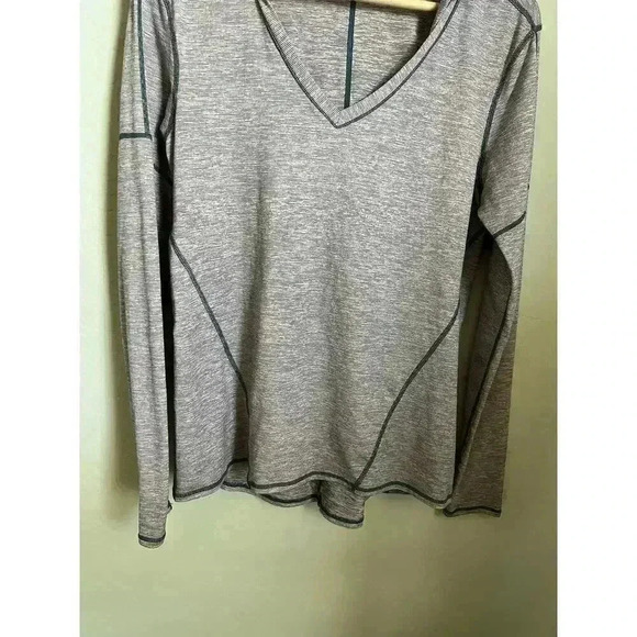Zella Lightweight Hooded Pullover Size Medium - Picture 2 of 10